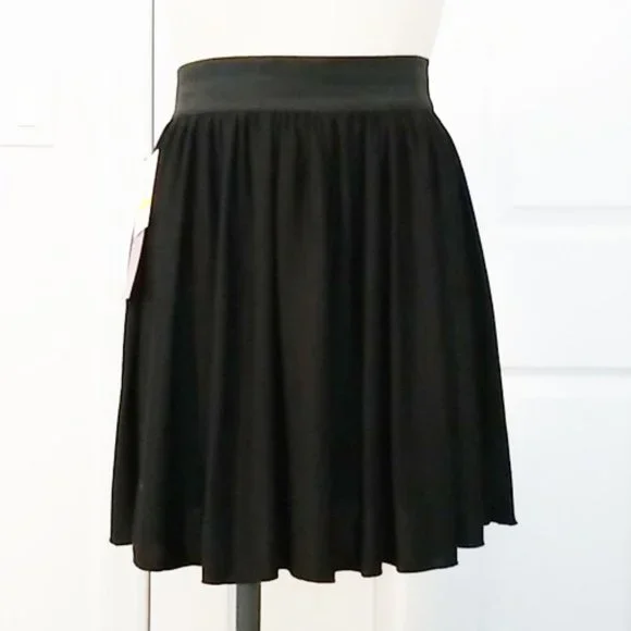 Fleurish Clothing Flowing Mini Skirt - Picture 2 of 6